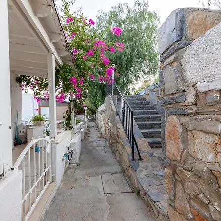 Colorful House With Magnificent Sea View Near Beach In Вилла *