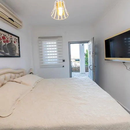 빌라 Colorful House With Magnificent Sea View Near Beach In Bodrum